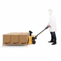 Transpaleteira 2 em 1: mova e pese a mercadoria com total conforto